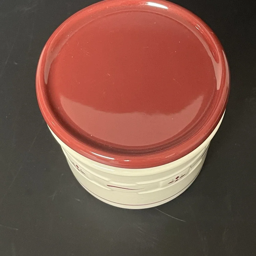 Longaberger Pottery Red Woven Traditions pint Crock, Lid, Coaster & New‎ Candle